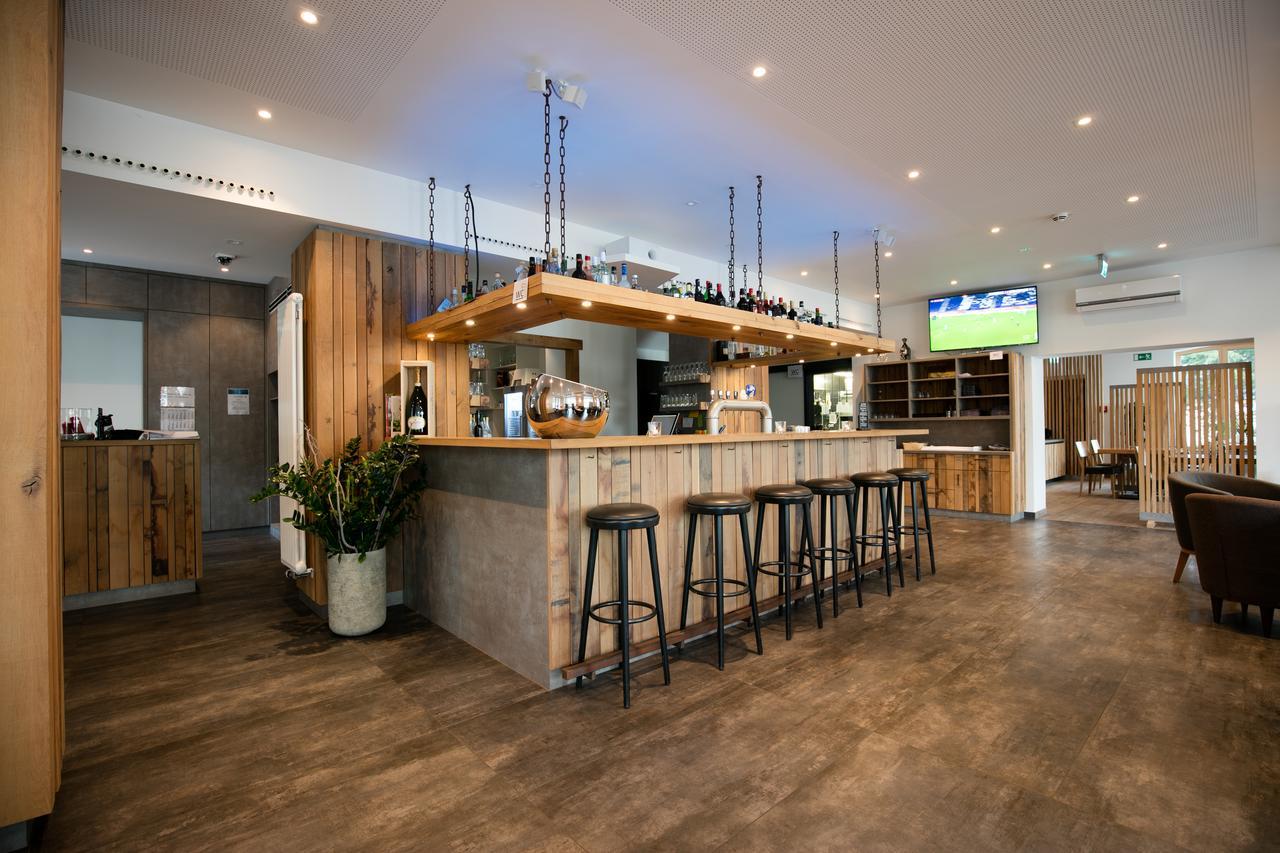 Hotel Terrace Bettendorf Ngoại thất bức ảnh